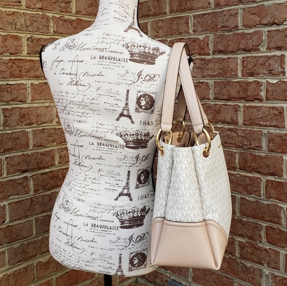 ⚠️LAST 1⚠️ Michael Kors Nicole LG Shoulder Tote - Picture 2 of 6